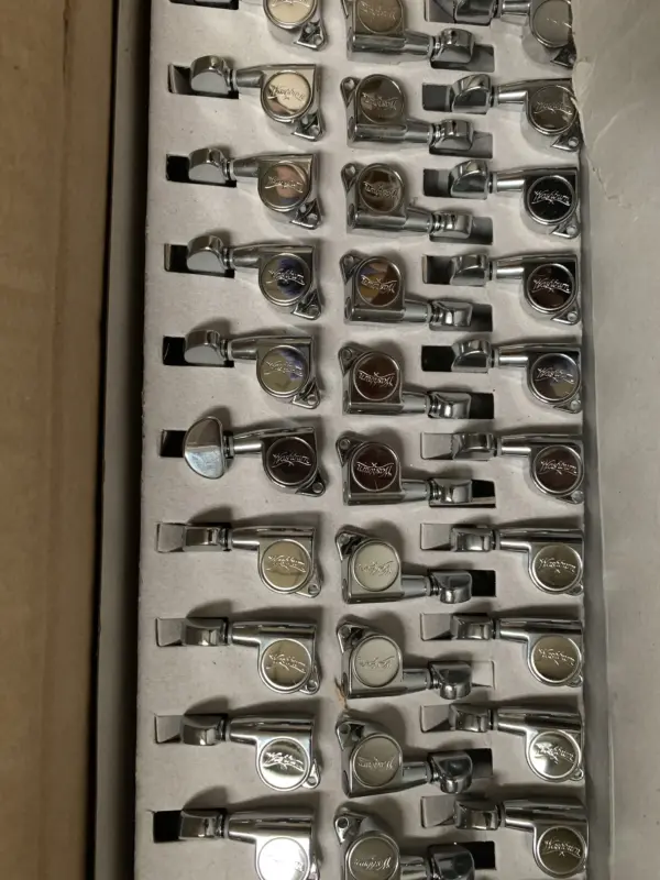 Washburn Chrome Tuning Pegs Set (3R+3L) - Image 5