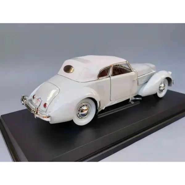 1/18 Scale Diecast Alloy 1936 Classic Car Model - Image 3