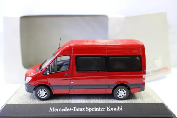 1/43 Scale Mercedes-Benz Sprinter Kombi Van Model - Image 8