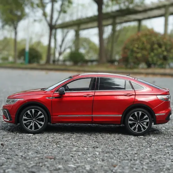 1:18 Scale Diecast Volkswagen Tiguan X Model - Image 2