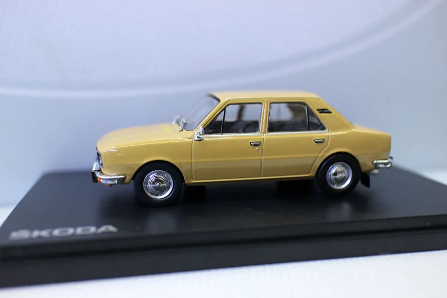 Abrex 1:43 Scale Skoda 105L 1977 Diecast 8 Abrex 1:43 Scale Skoda 105L 1977 Diecast - Image 8