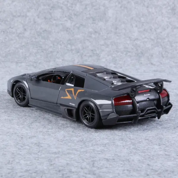 Bburago 1:24 Lamborghini LP670-4 SV Model Car - Image 4