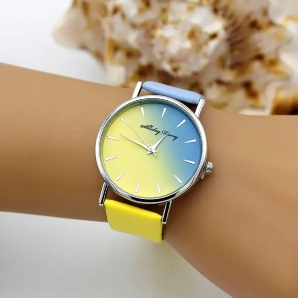 Ladies Quartz Wristwatch with Gradient Strap - Image 8