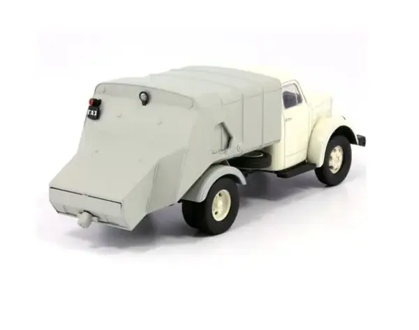 1/43 Scale GAZ-51A Garbage Truck Model - Image 4