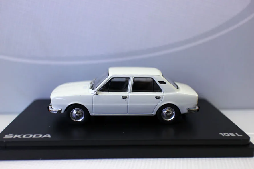 Abrex 1:43 Scale Skoda 105L 1977 Diecast 11 Abrex 1:43 Scale Skoda 105L 1977 Diecast - Image 11