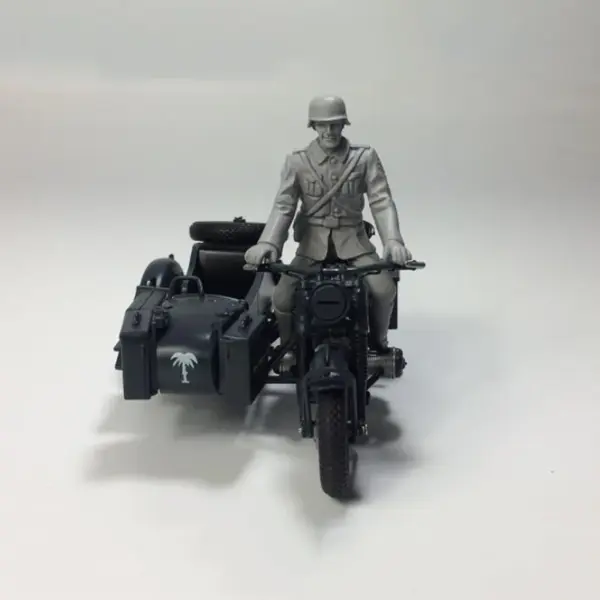 1:24 Scale German Army R75 Motorcycle Model - Image 9