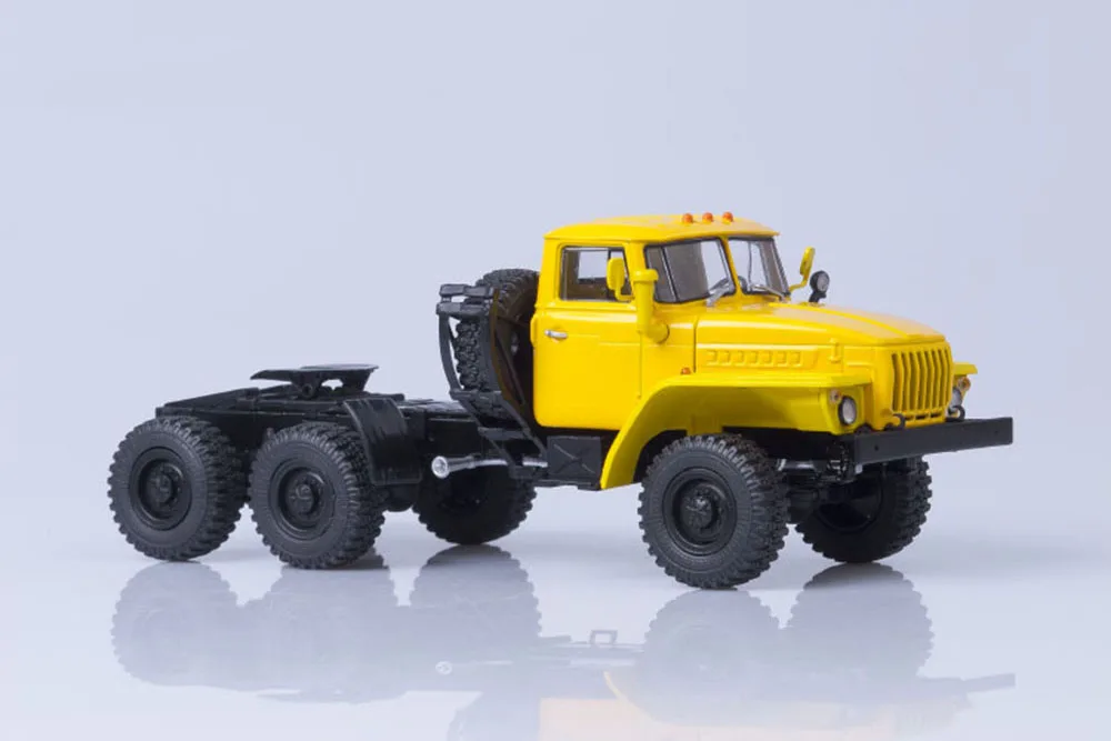 1:43 Scale URAL 44202 Diecast Model Truck 4 1:43 Scale URAL 44202 Diecast Model Truck - Image 4