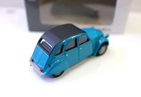 Citroen 2CV 1/64 Scale Diecast Model Car - Image 5