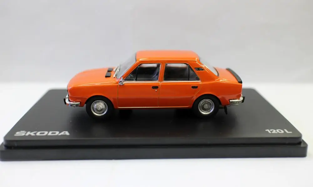 1:43 Scale Diecast Skoda 120L Model Car 7 1:43 Scale Diecast Skoda 120L Model Car - Image 7