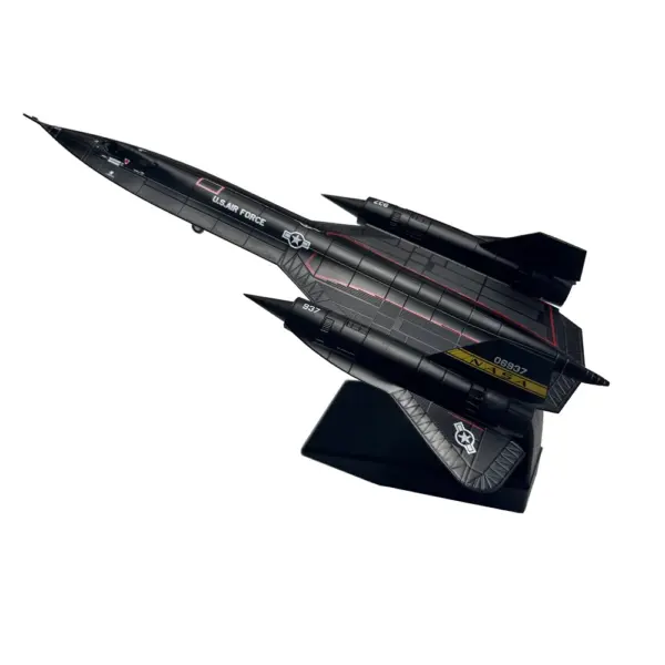 1/144 Scale Lockheed SR-71 Blackbird Model - Image 7
