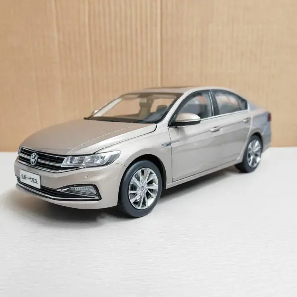 1:18 Scale 2019 Bora Diecast Car Model - Image 6