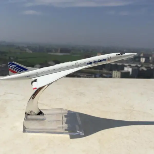 1:400 Scale Concorde Diecast Airplane Model - Image 8