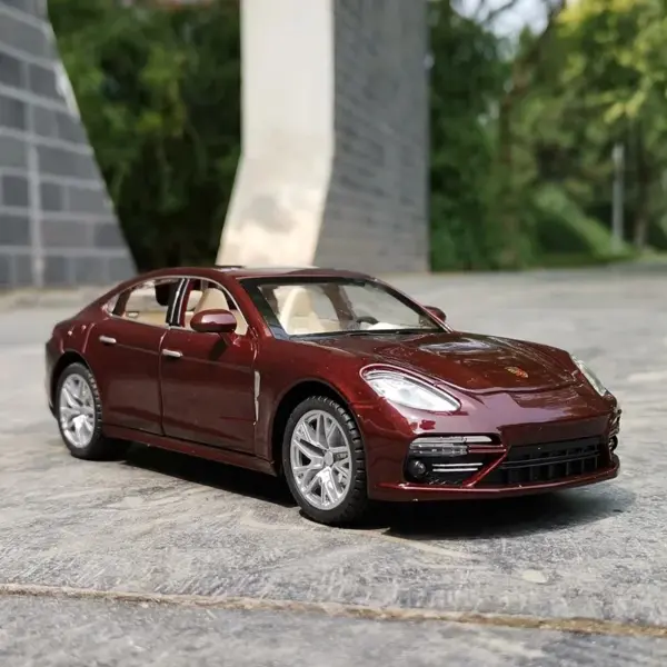 1:24 Diecast Porsche Panamera Toy Car Model - Image 2