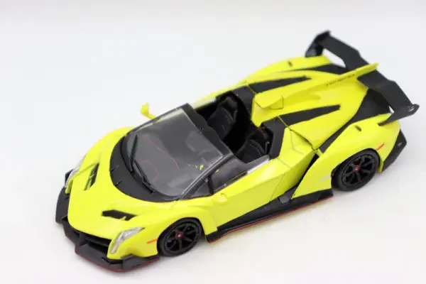 1:43 Scale Diecast Veneno Roadster Model Car - Image 5