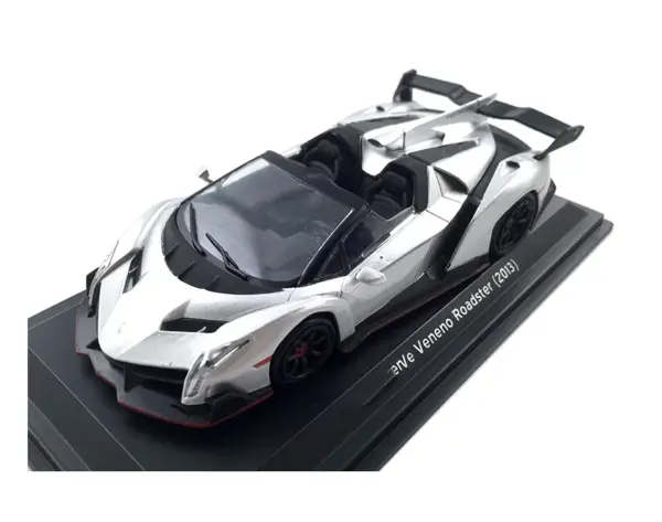 1:43 Scale Diecast Veneno Roadster Model Car - Image 3