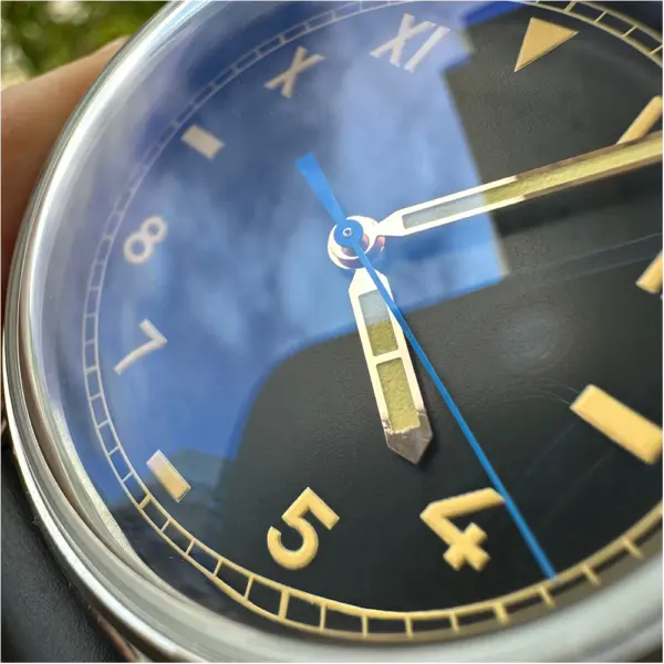 Luminous Quartz Wristwatch for Men Seiko Vh31 - Image 6