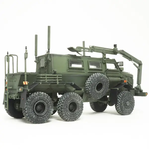 1:72 Buffalo Lightning Protection Truck Model - Image 2