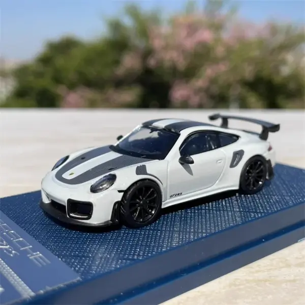 1:64 Scale Diecast Metal Sports Car Model - Image 3