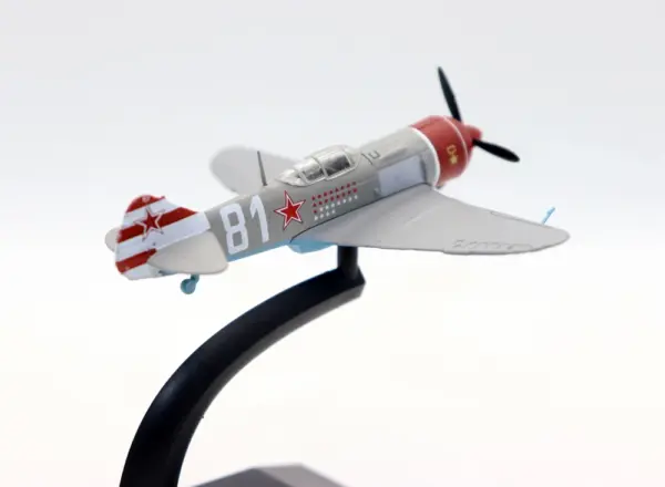 1/100 Scale USSR LA-7 Fighter Model Aircraft - Image 4