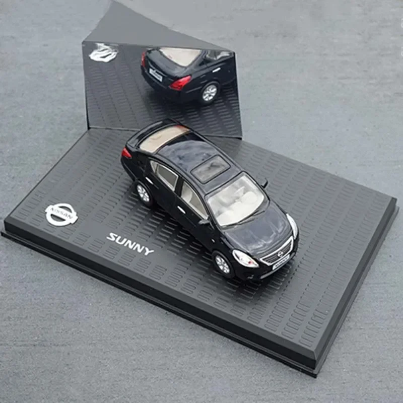 Nissan Sunny 1:43 Diecast Model Car 5 Nissan Sunny 1:43 Diecast Model Car - Image 5