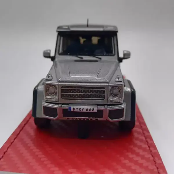 1:43 Scale Diecast Benz G500 Model Car - Image 3