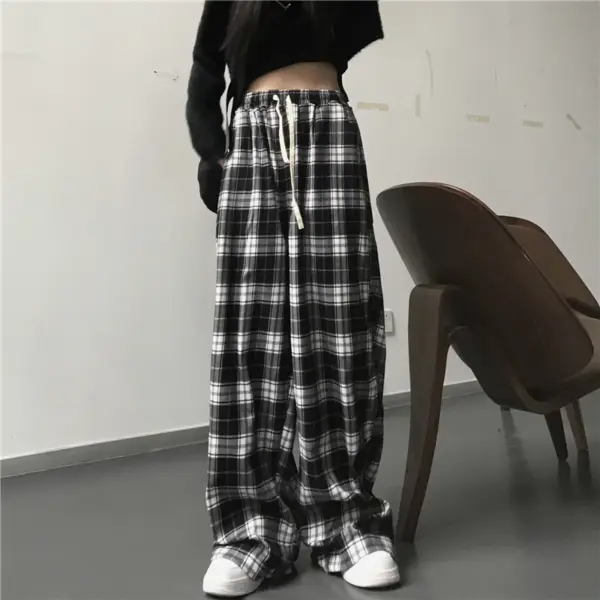 Women's Black Plaid Baggy Sweatpants