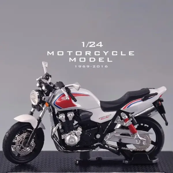 1:24 Scale Plastic CB1100R Motorcycle Model