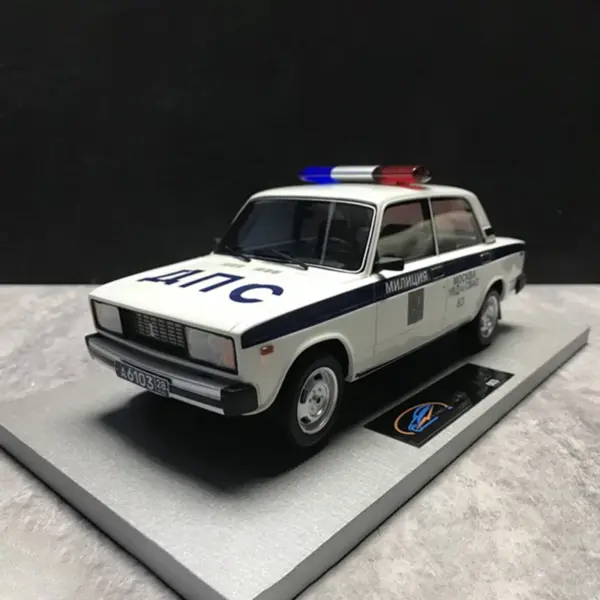 1/18 Scale Soviet Lada 2105 Resin Model Car