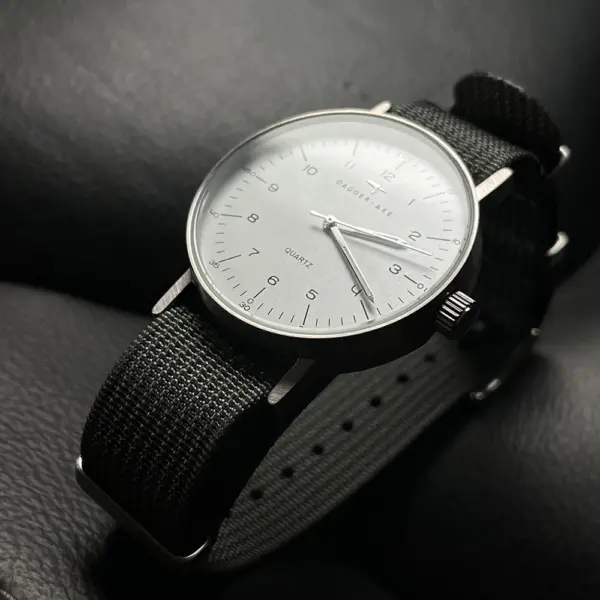 Simple Bauhaus Couple Quartz Watches Set - Image 4