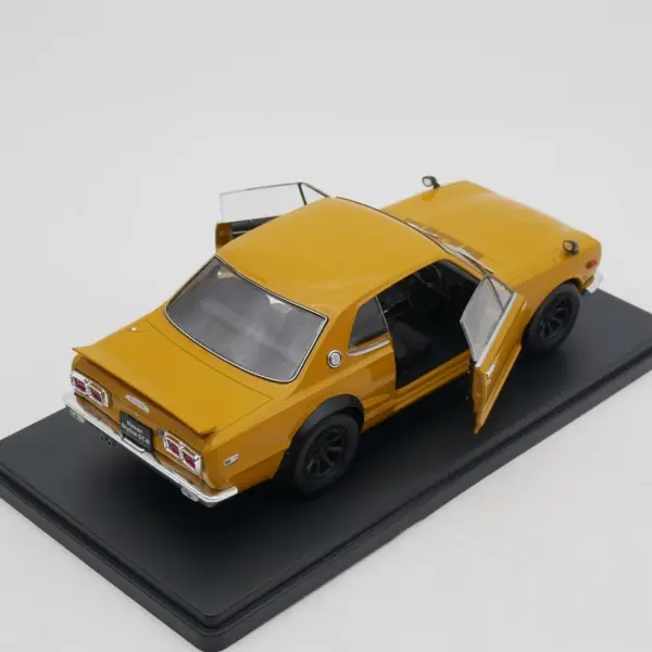 1:24 Scale Nissan Skyline GT-R Model Car - Image 5