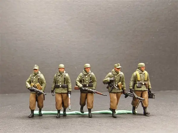 1/72 Scale 5 Resin German Soldier Figures - Image 7