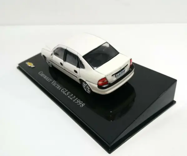 Chevrolet Vectra GLS 2.2 1998 Diecast Model - Image 4