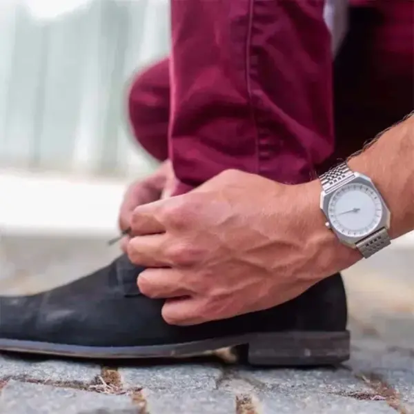Men's Square Quartz Watch with One Hand Design - Image 5