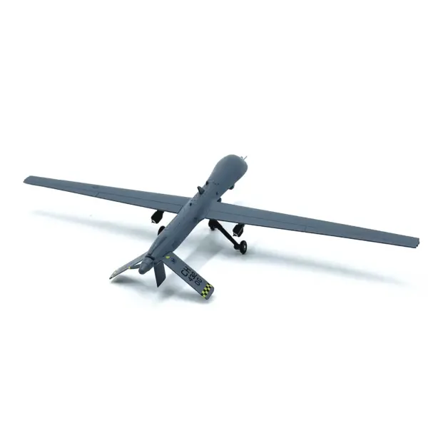 1:72 American MQ-1 Drone Model with Display Stand - Image 4