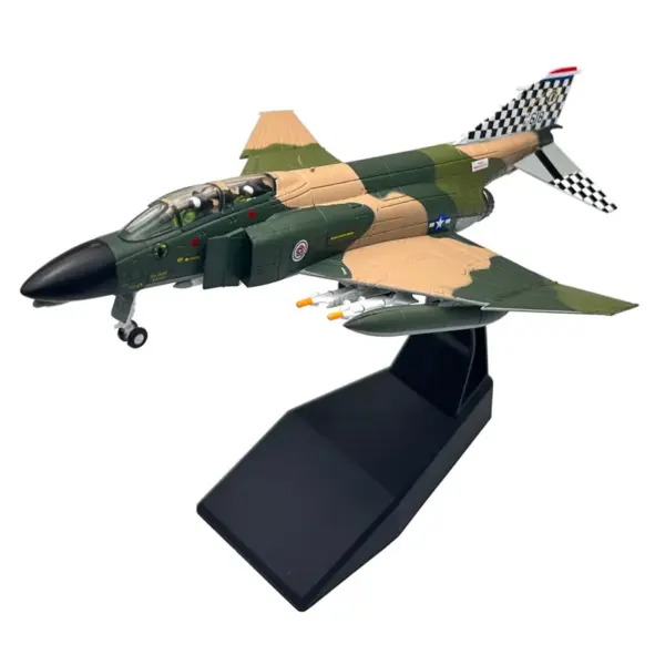 1:100 Scale Diecast US F-4C Phantom Fighter - Image 4