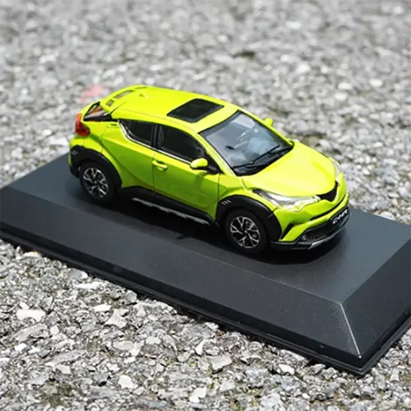 Diecast 1:43 Scale C-HR Alloy Model Vehicle - Image 3