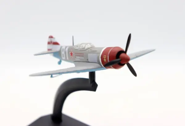 1/100 Scale USSR LA-7 Fighter Model Aircraft - Image 3