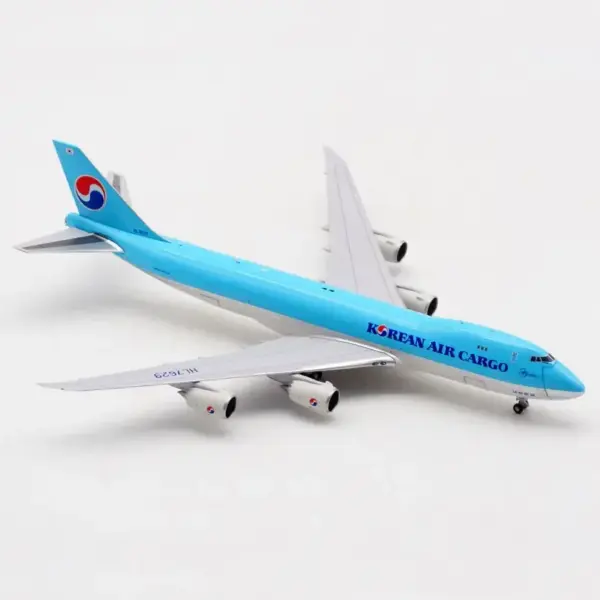 Korean Air Cargo B747-8F Diecast Model 1:400 - Image 4