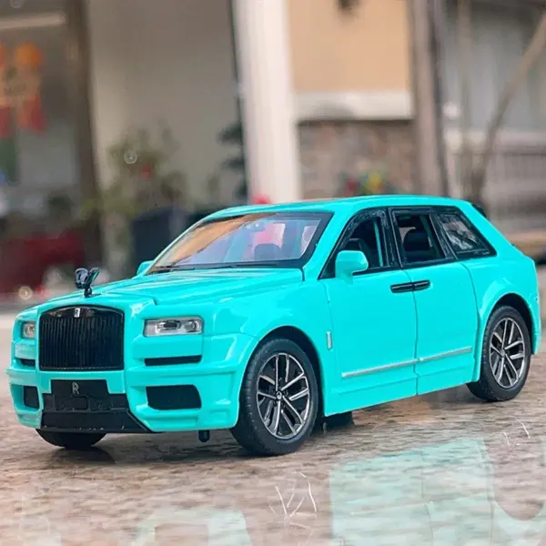 1:32 Rolls Royce Cullinan Diecast Model Car