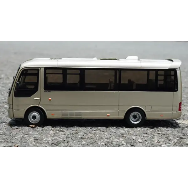 1:32 Scale Yutong T7 Diecast Bus Model - Image 4