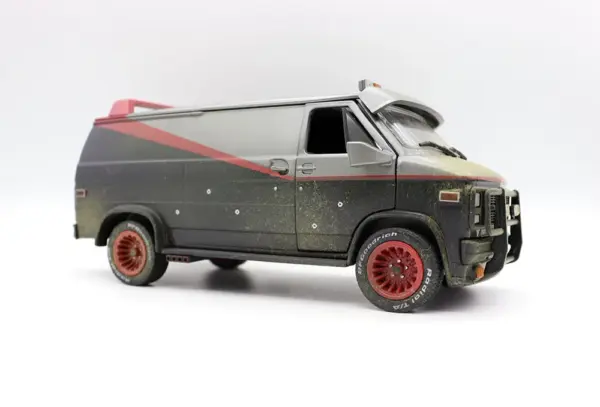 1/24 Scale Diecast 1983 GMC Vandura Van - Image 2
