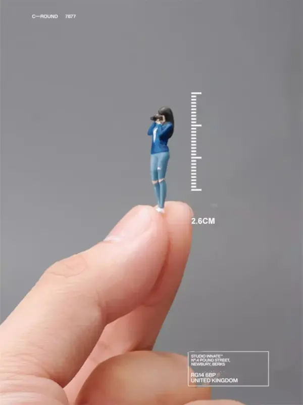 1:64 Scale Resin Girl Action Figure Accessory - Image 5