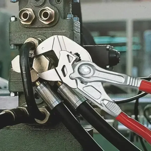 Adjustable Pipe Wrench Multi-Function Tool - Image 2