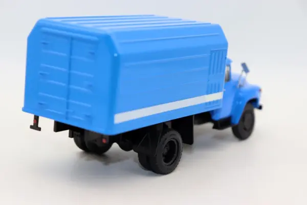 1/43 Scale ZIL ZIS 130 Airport Truck Model - Image 3