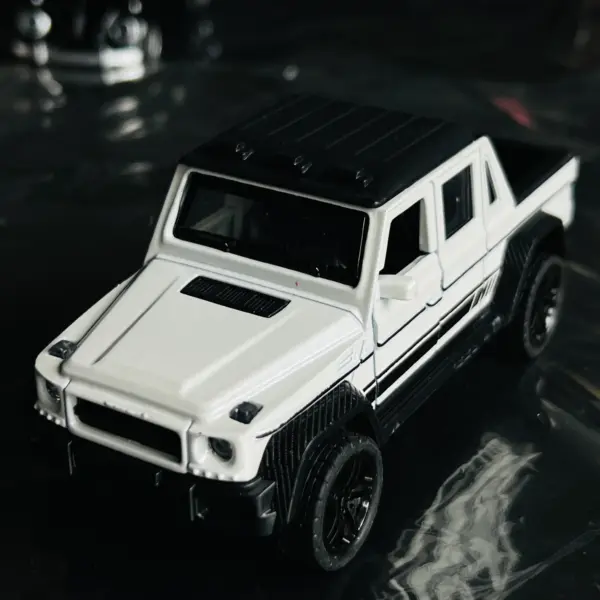 Diecast Alloy Toy Simulation Car Model - Image 5