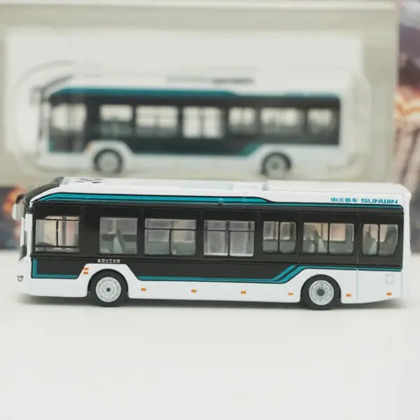 Diecast 1/120 Scale Shanghai Bus Model - Image 2