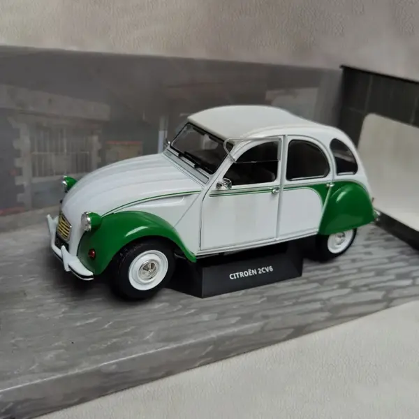 Citroën 2CV6 1985 Diecast Model Car 1:18