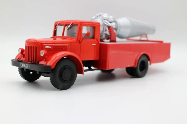 1/43 Scale MAZ-200 Soviet Fire Truck Model - Image 6