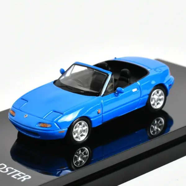 1:64 Scale MX5 Eunos Roadster Model Car - Image 6