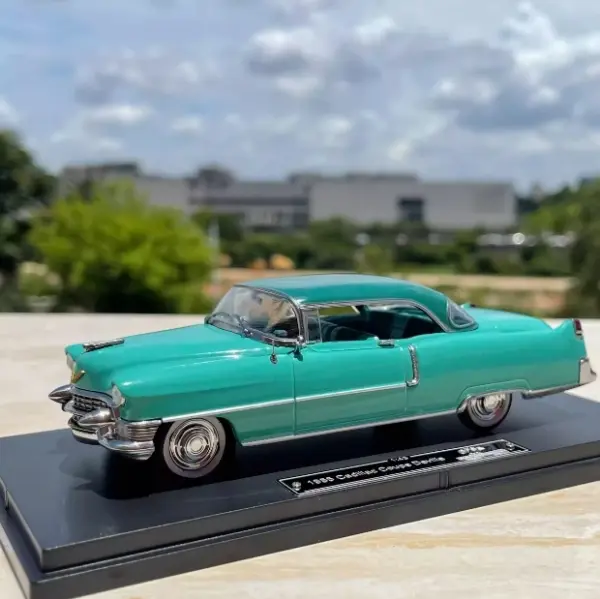 1:43 Scale Diecast Alloy Cadillac Coupe Model - Image 13